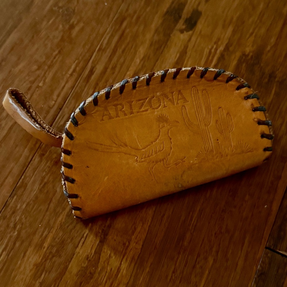 Vintage Arizona Tooled Leather Old Western Souvenir Coin Pouch Cactus Tan Purse